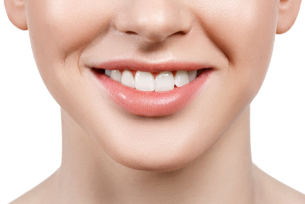 9 лоши навика, които несъзнателно могат да направят зъбите толкова разхвърляни