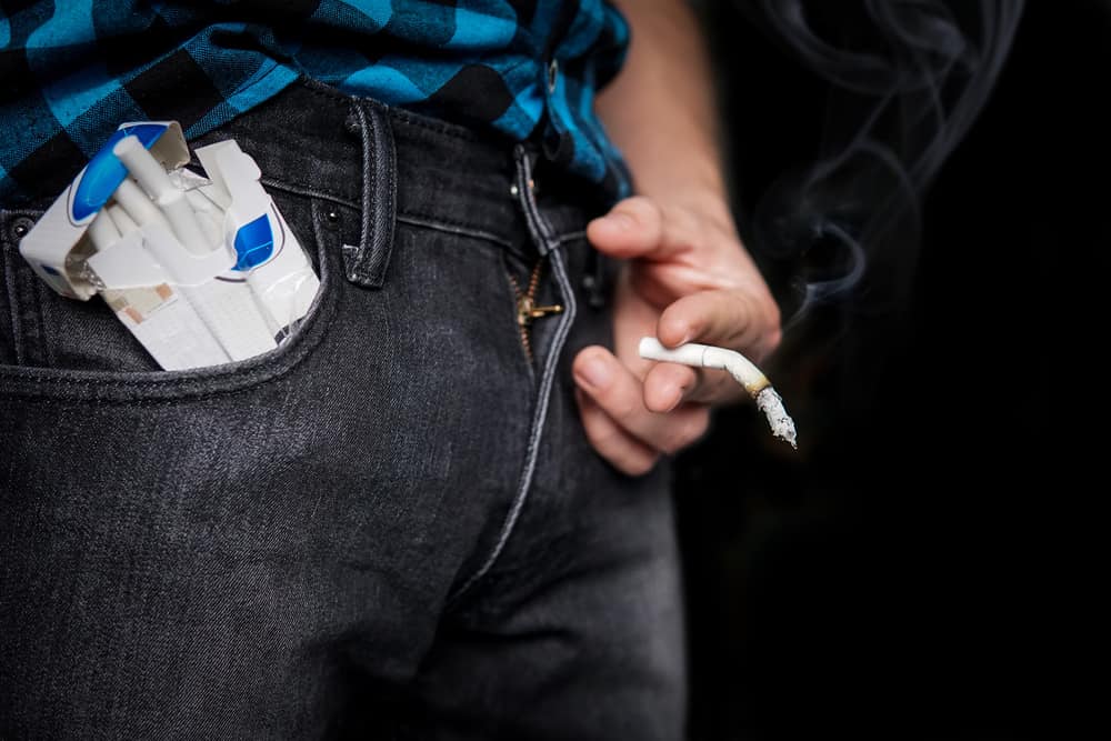 頻繁な喫煙は男性のインポテンスをより速くします、どうしてそれはできますか？