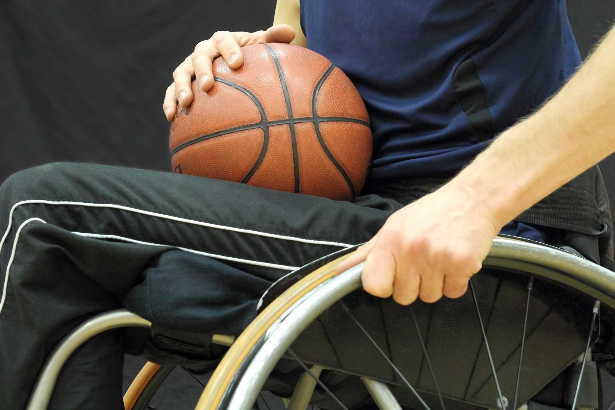 13障害を持つ人々のための良いスポーツ