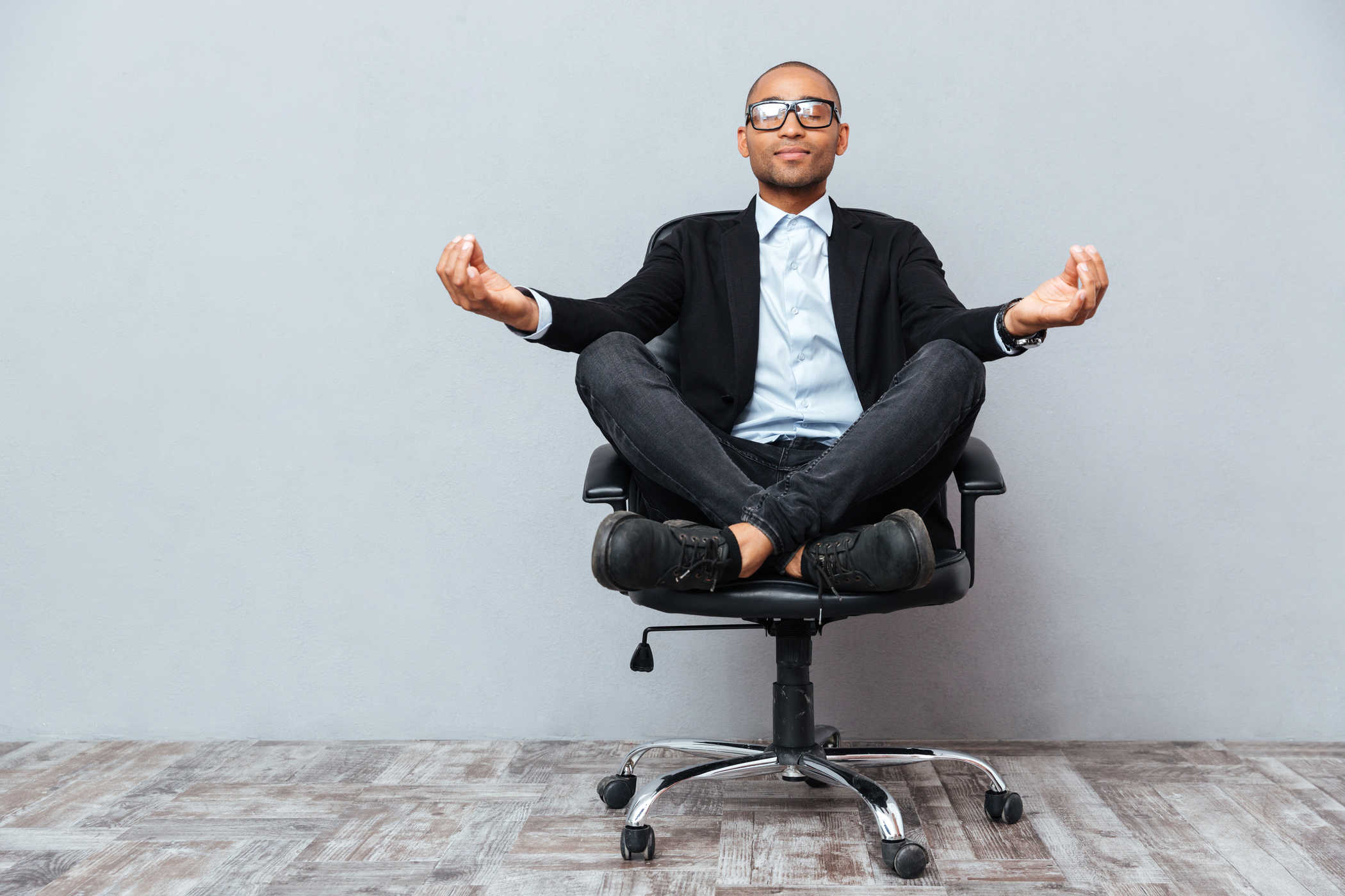 10 Regangan Mudah Yang Boleh Anda Lakukan di Pejabat