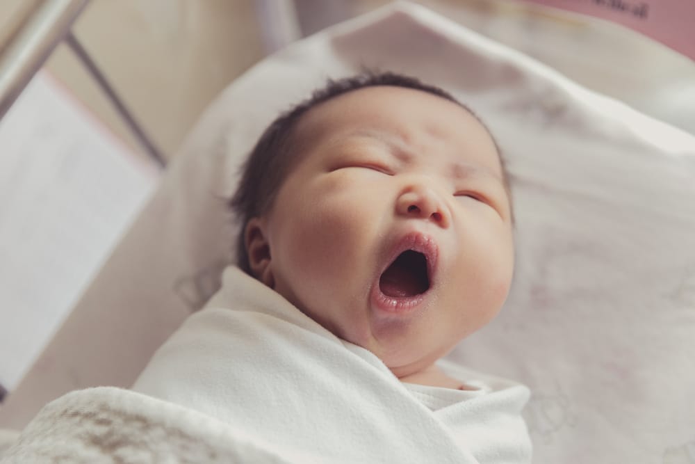 Bir bebek hala amniyotik keseye sarılı olarak doğduğunda nadir görülen bir fenomen olan En Caul'u tanıma