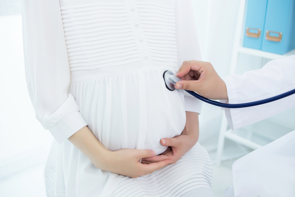 Разбиране на амниоцентезата, преглед за проверка на риска от бебета, родени с дефекти