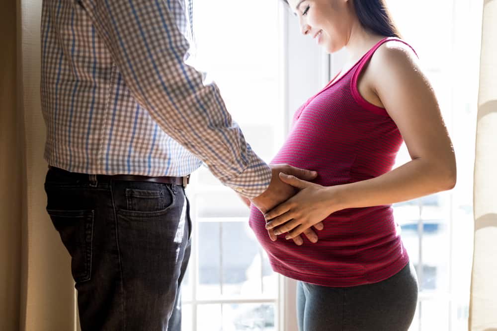 Cara mengenali dan mengira pergerakan janin di rahim