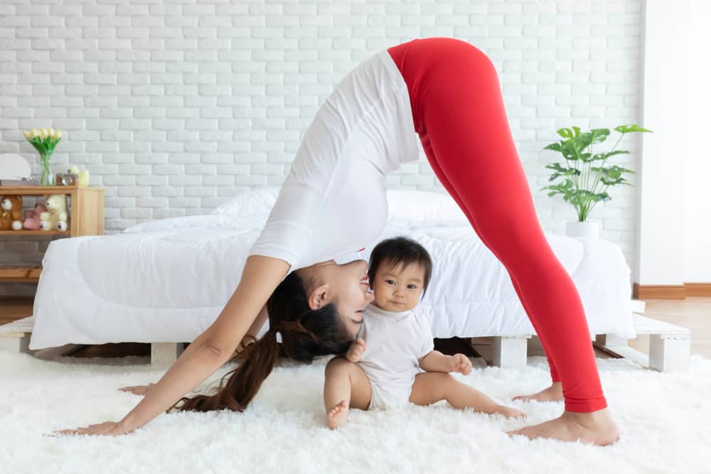 8 Pose Yoga untuk Menghilangkan Sakit pada Ibu Menyusu