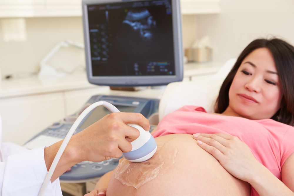 كيف يتم إجراء الموجات فوق الصوتية أثناء الحمل؟