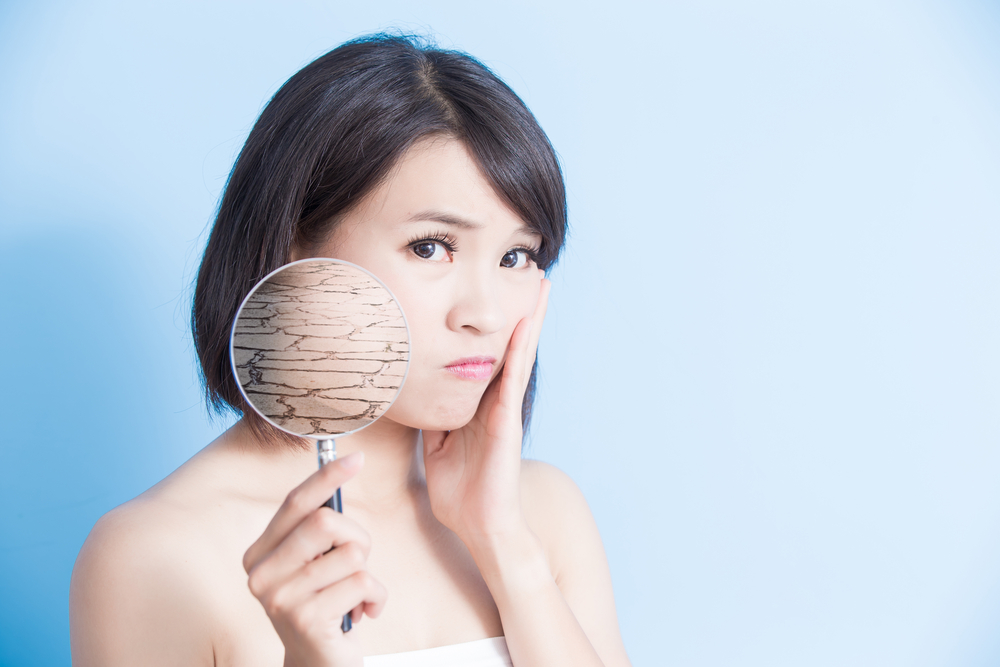 6 лесни съвета за овлажняване на суха кожа на лицето поради грижа за кожата с бензоил пероксид