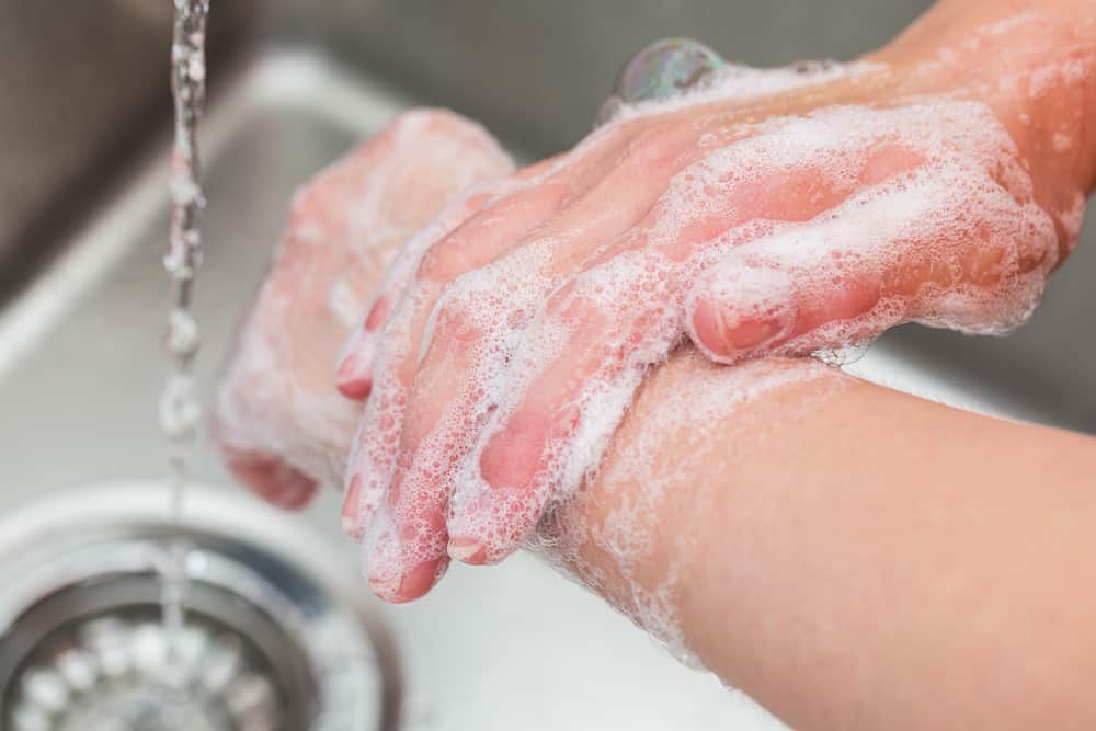Ellerinizi yıkamak iyidir, ancak çok sık yaparsanız sonuç bu olur.