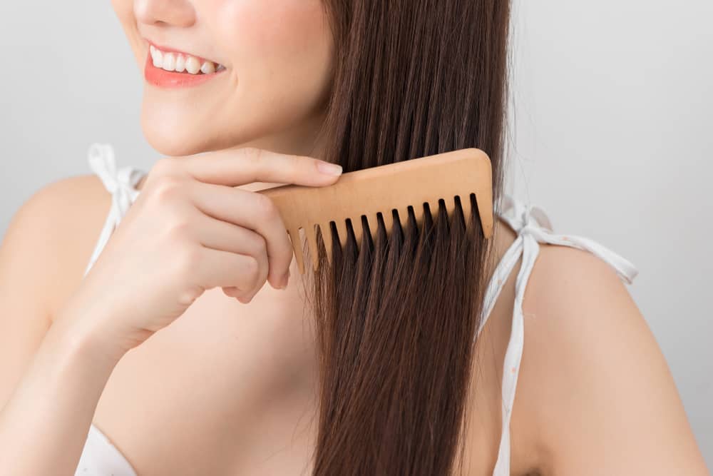 Разгледайте 3 съвета как да изберете правилния гребен за вашия тип коса