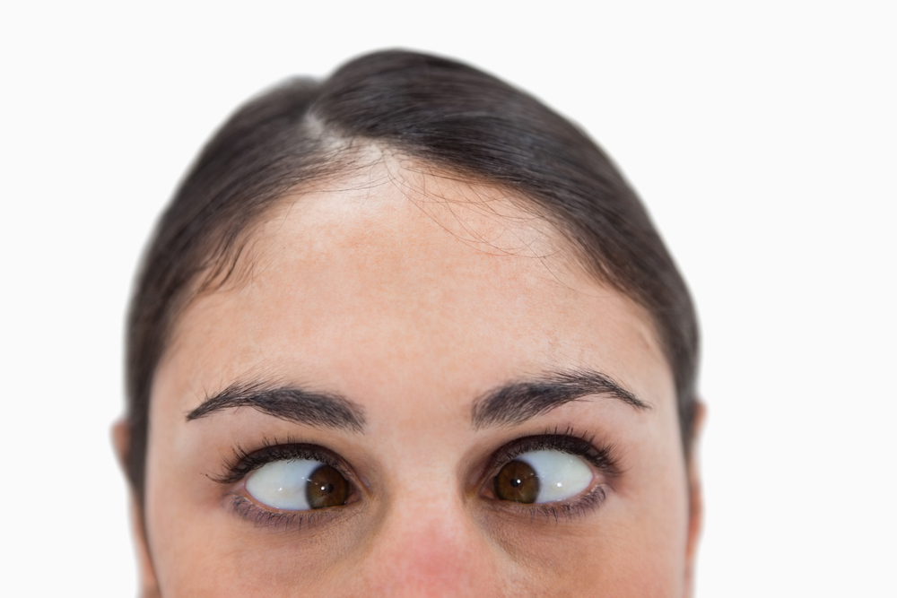 التعرف على إيزوتروبيا ، اضطراب عين الحول الذي يضر بالرؤية