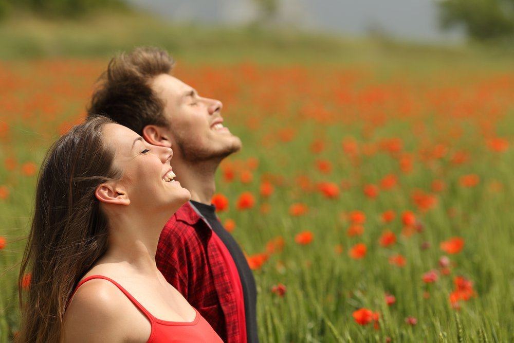 8 semplici modi per sentirsi più felici