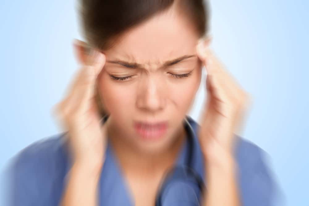 Запознайте се с „Главоболие от гръмотевици“, внезапно главоболие, което се чувства като поразено от мълния