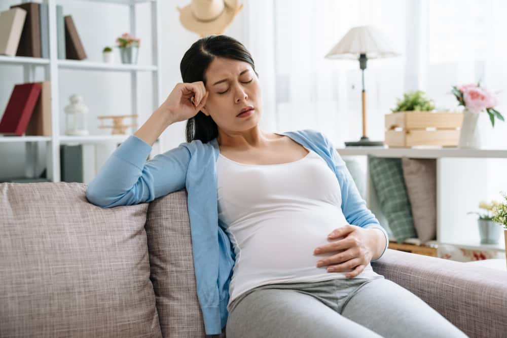 Причини за мигрена по време на бременност и как да я преодолеем