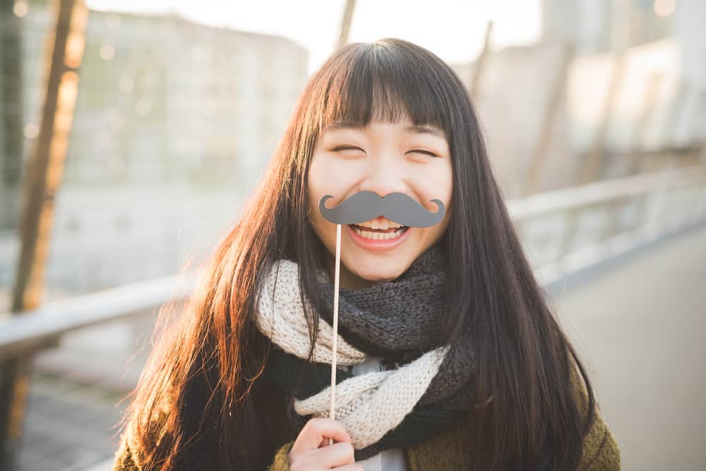 5 причини, които могат да накарат жените да имат гъсти мустаци като мъжете