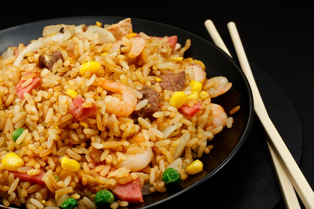 5 أنواع مختلفة من وصفات الأرز المقلي الصحية