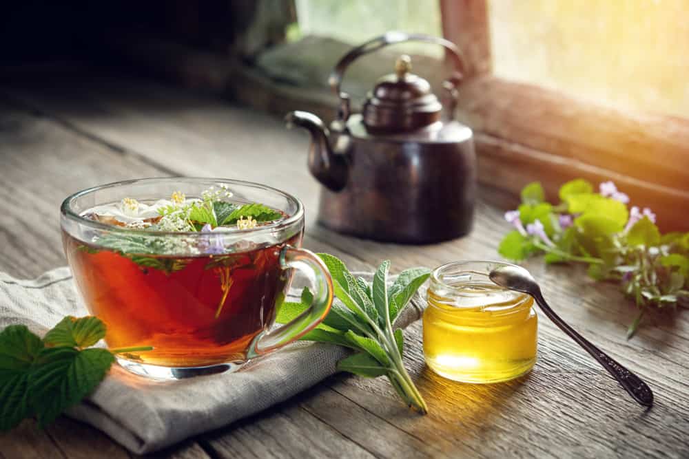 3 лесни стъпки за приготвяне на собствен чай от градински чай у дома