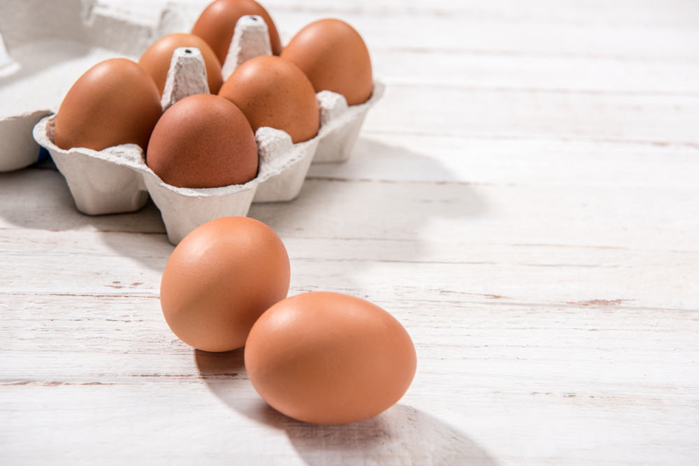 อะไรจะดีต่อสุขภาพ: ไข่ดิบหรือไข่ปรุงสุก?