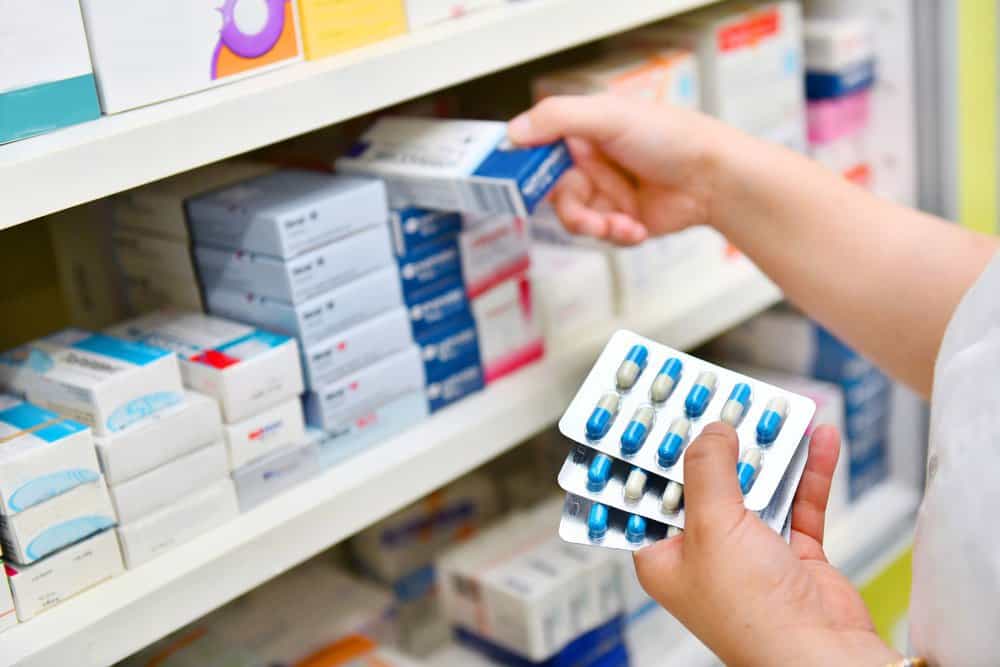 Adakah benar pengambilan ubat yang dipatenkan lebih berkesan untuk menghilangkan gejala penyakit?