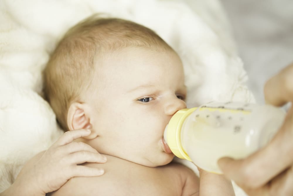 Bebeğin Kilosu Az, Mama Sütü Verilebilir mi?