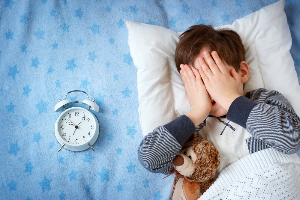 Децата имат затруднения със съня през нощта, това може да се дължи на факта, че майката също е лишена от сън
