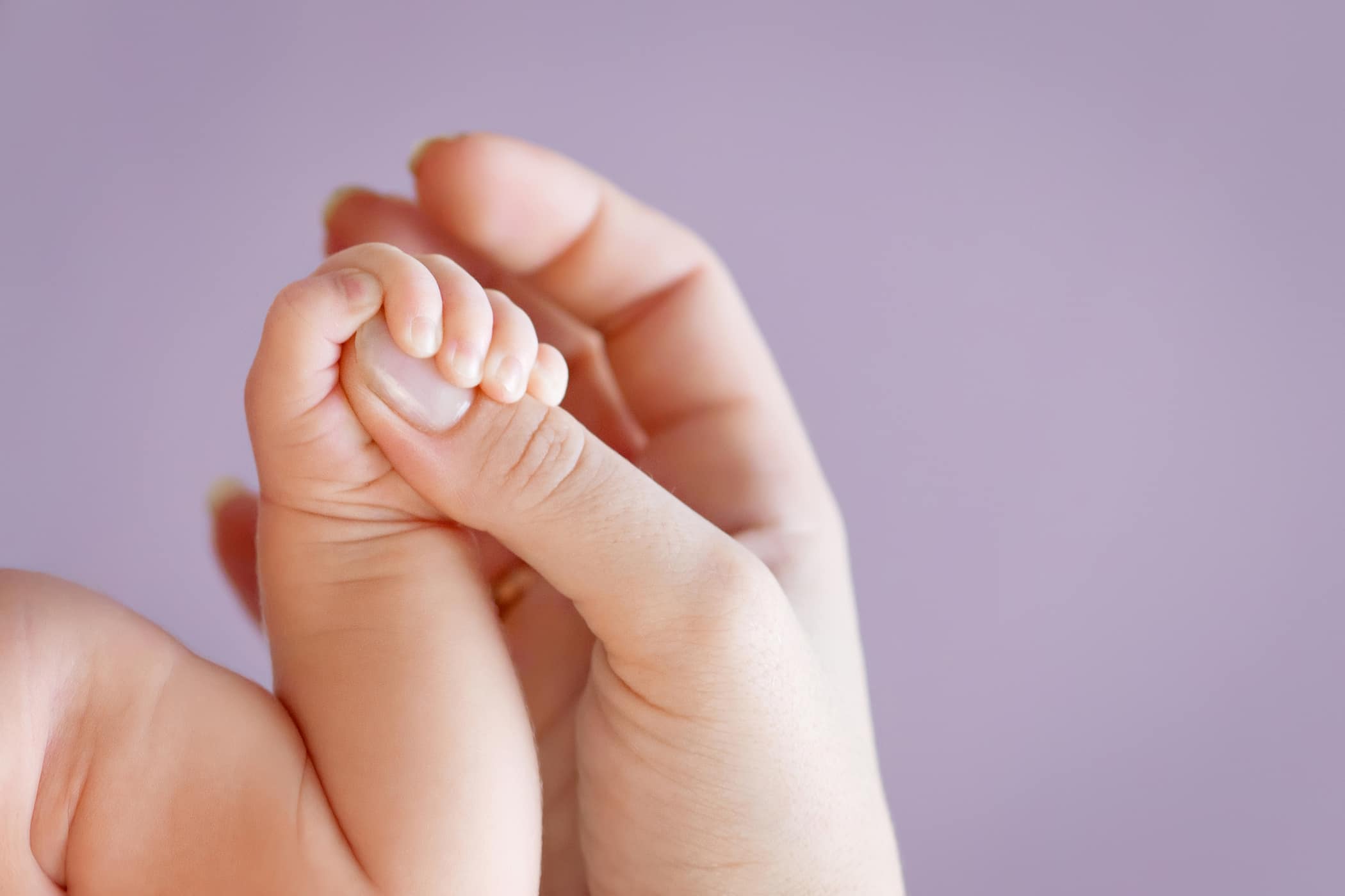 Il miracolo del tocco della madre sulla crescita e lo sviluppo del bambino
