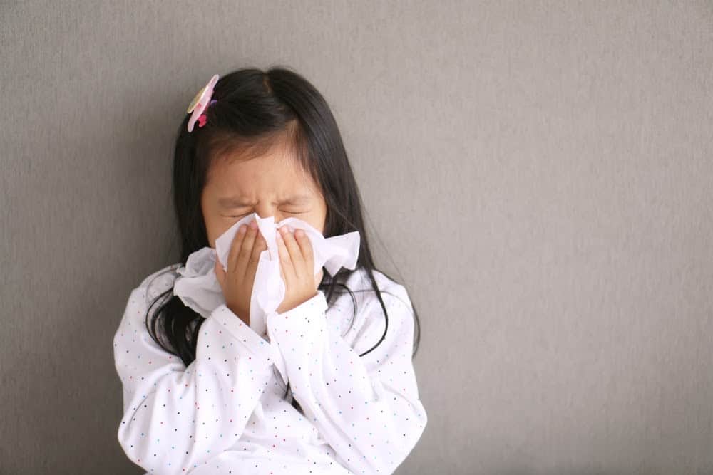 Suggerimenti per un bambino per riprendersi rapidamente se esposto a un'infezione del tratto respiratorio