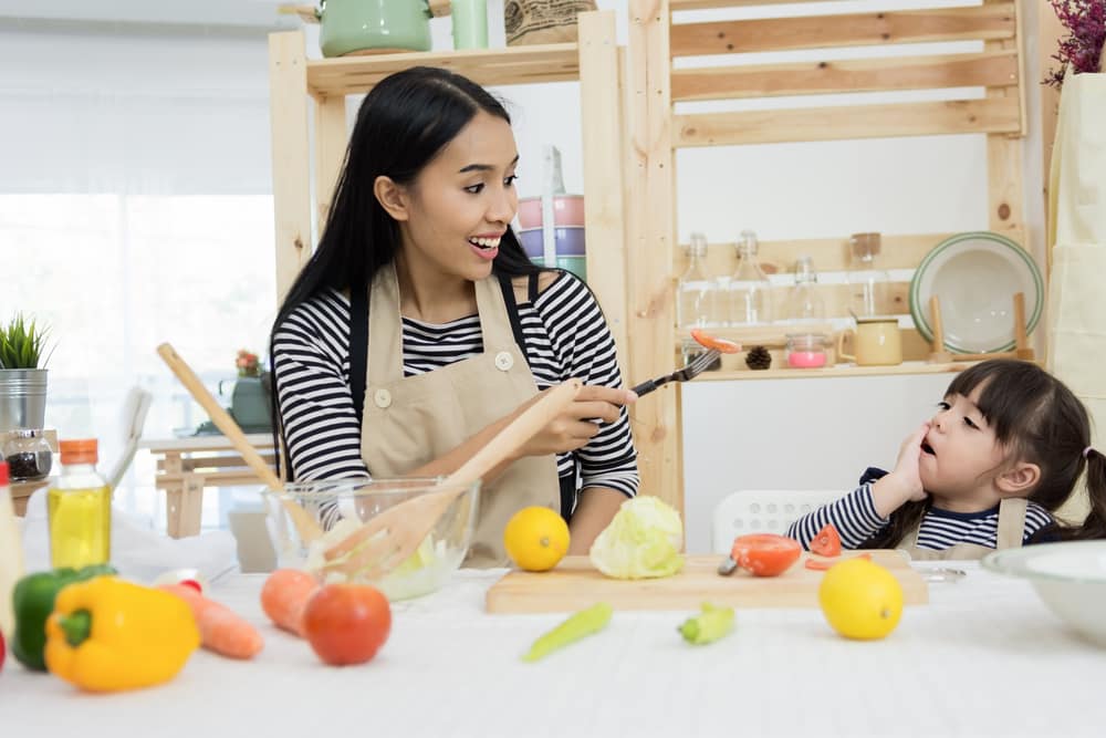 5 Taktik untuk Mengatasi Kanak-kanak Dengan Kesukaran Memakan Sayuran, Tanpa Marah dan Menggerutu