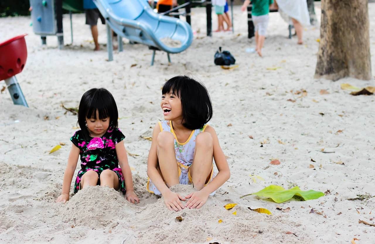 5 ประโยชน์ของการเล่นทรายสำหรับเด็ก