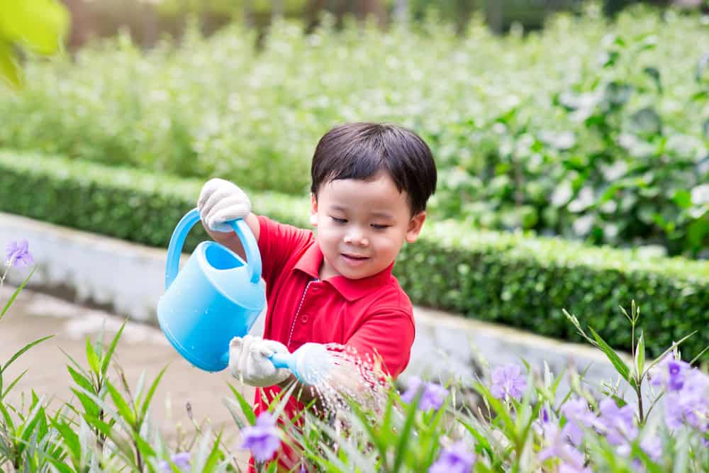 4 Cara Mengajar Anak-anak untuk Menjaga Kebersihan Alam Sekitar