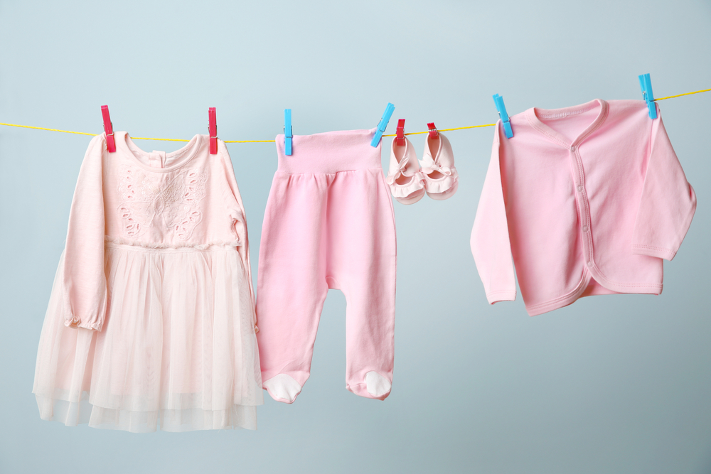 5 peraturan untuk mencuci pakaian bayi yang perlu anda ketahui