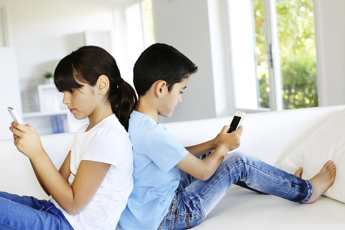 Dari usia berapa kanak-kanak boleh mempunyai media sosial?