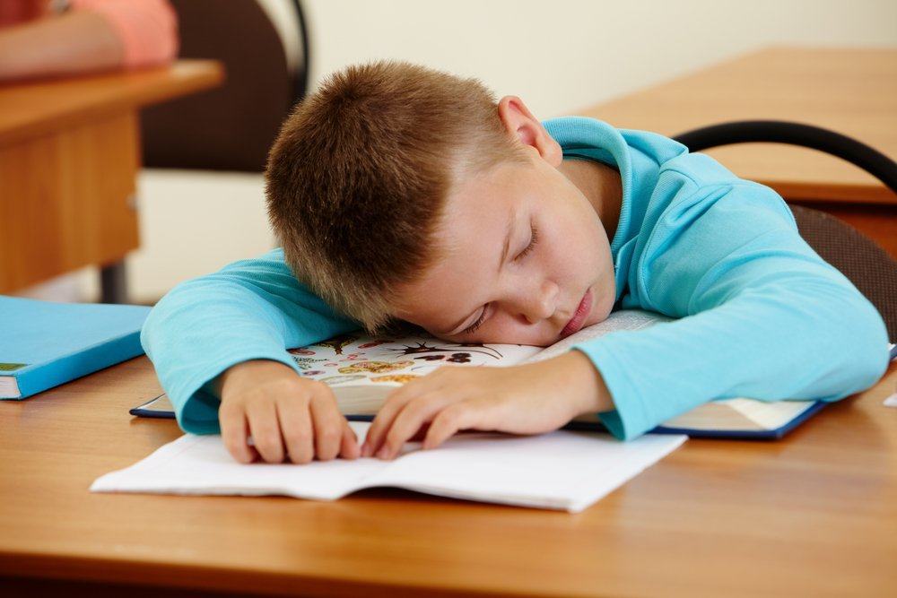 子供たちが授業でよく眠りにつくのは普通ですか？