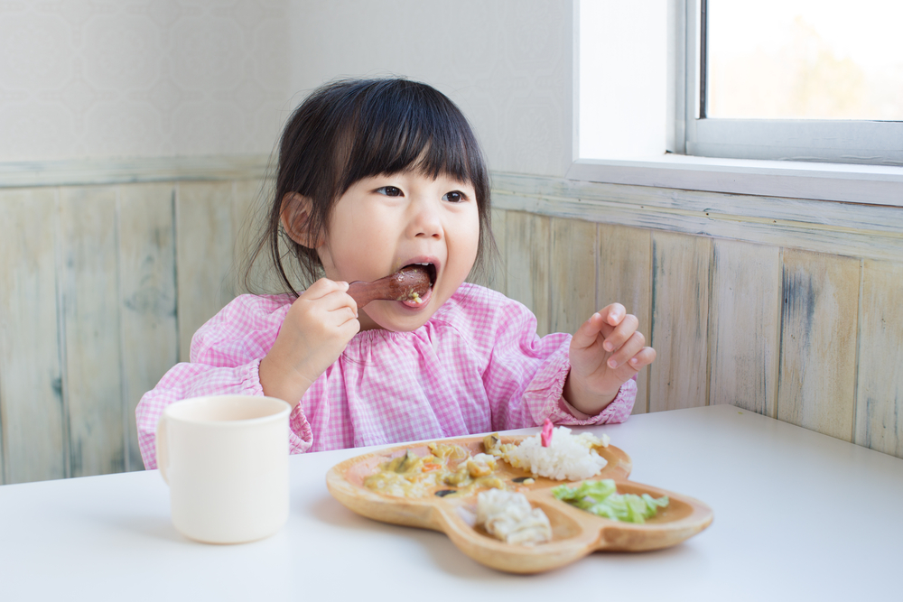 Berapa kali sehari kanak-kanak mesti makan? Ini adalah jawapan dari para pakar