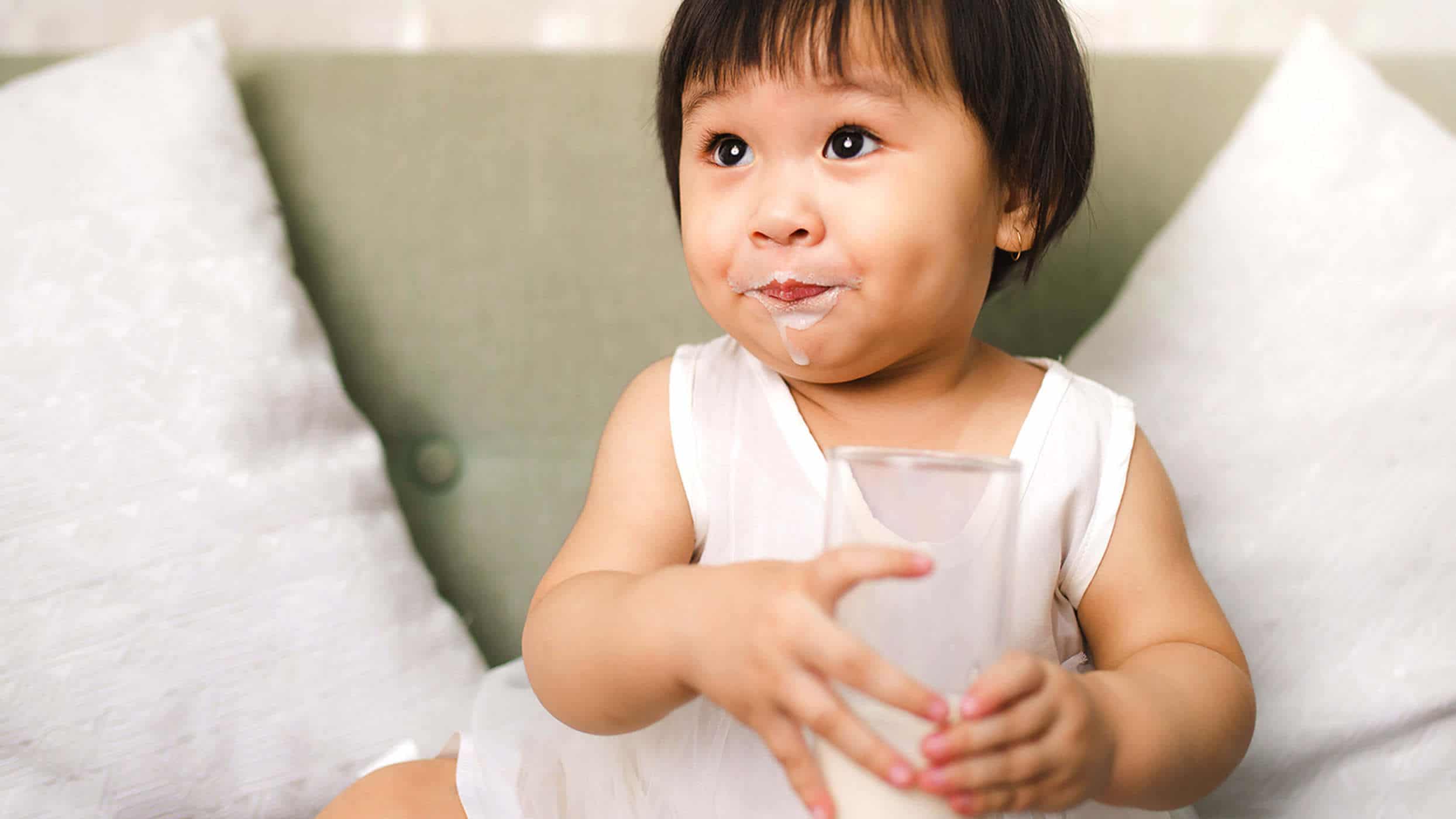 Scopri la differenza tra la proteina di soia e l'isolato di proteine ​​di soia e i suoi benefici per lo sviluppo del bambino
