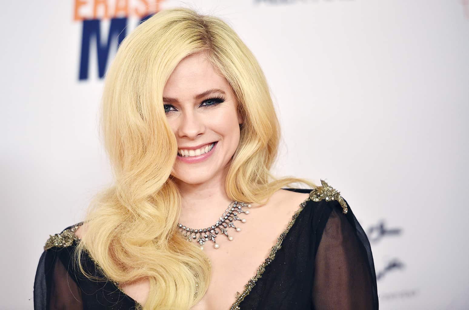 Avril Lavigne'in Yaşamı Değiştiren Hastalığı Lyme Hastalığını Açıklıyor