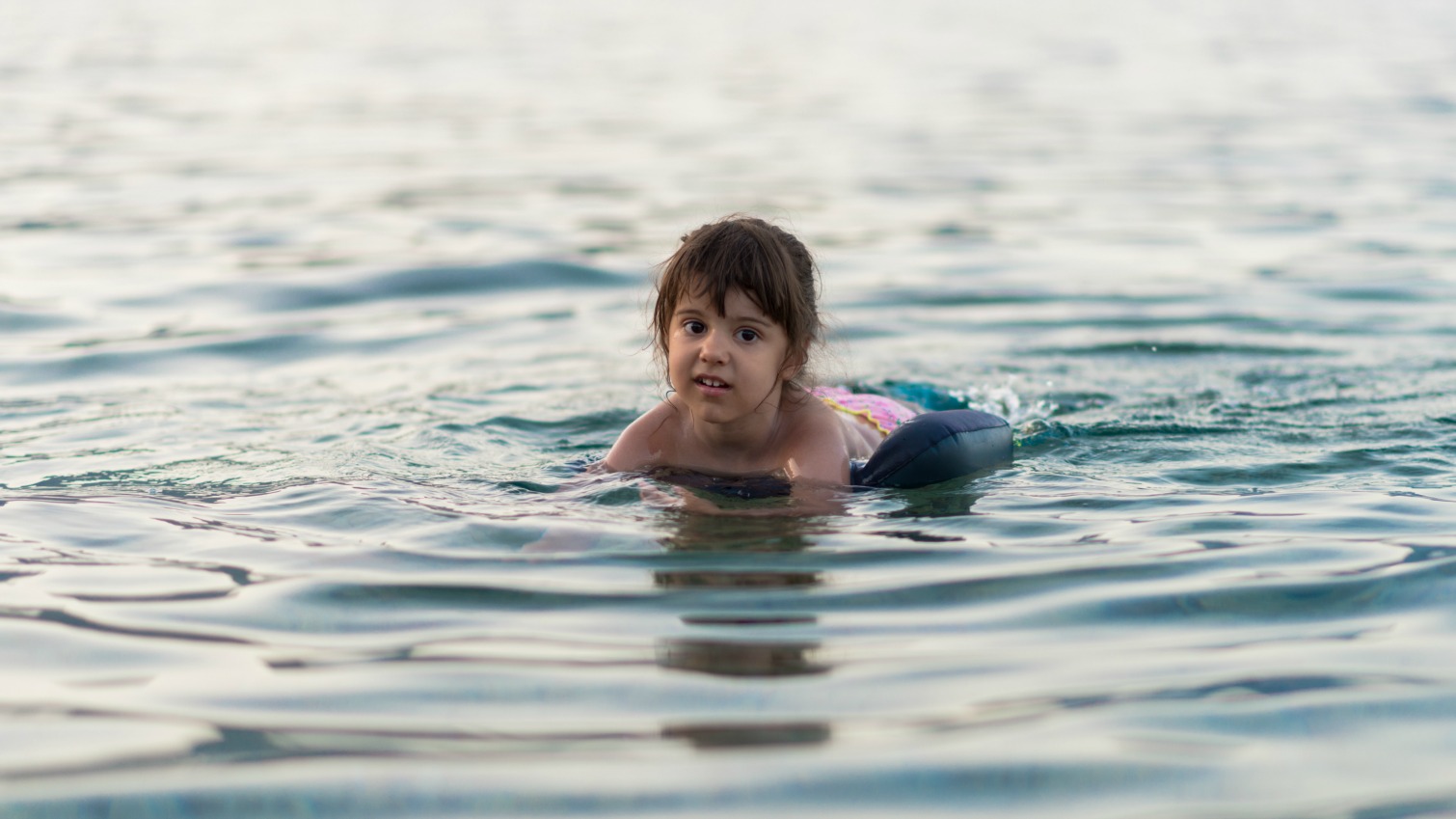 Bahaya Berenang di Air Kotor, Dapat Jangkitan Jarang yang Menyerang Otak