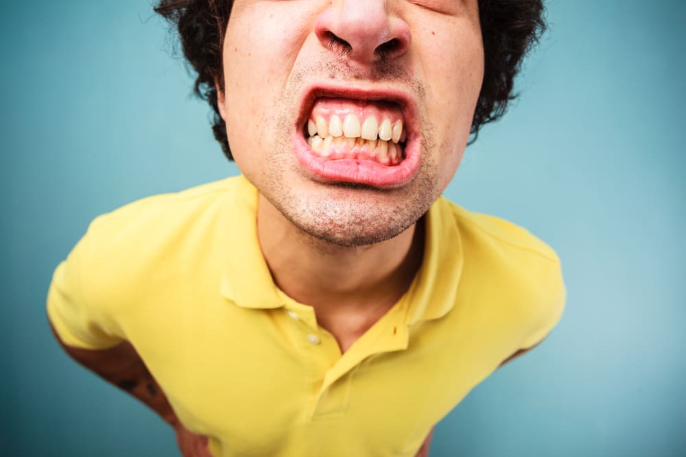 วิธีที่มีประสิทธิภาพในการหยุดนิสัยชอบกัดฟันขณะหลับ