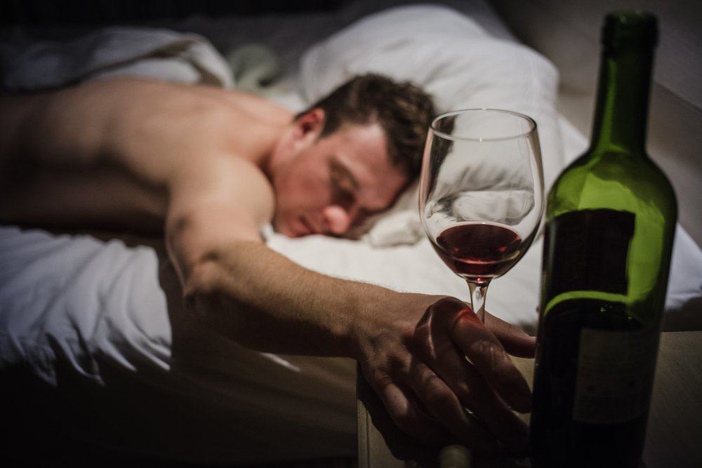 Alkohol: Tidur yang Menenangkan atau Mengganggu?