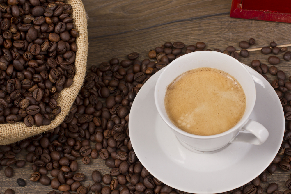 Защо стомахът се подува след пиене на кафе?
